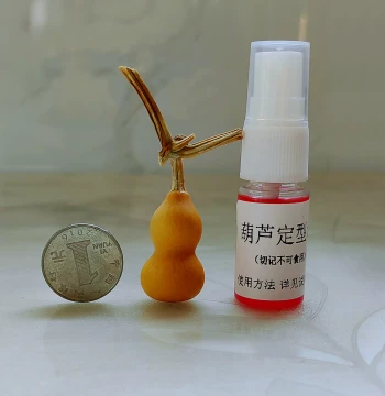 Mini Gourd Shaping Water, Small Hand-Twisted Grass Li Grass Gold Shrinking Potion, US Ant Eight Treasures Three Courts Upright Cultural Play Item