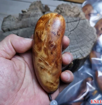 Liangshan Aged Thuja with Full Burl, Flame Grain, Bird's Eye, and Lightning Patterns - Ladies' Raw Wood Handheld Stress Relief Carving