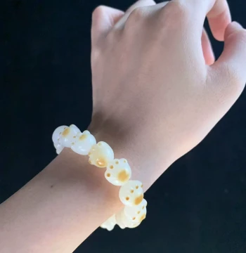 Carved Cat Bodhi Seed Bracelet for Women - Soft Flexible Multi-Gem Cat Paw Charm Jewelry