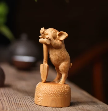 Cute Thuja Pig Hand-Held Carving - Zodiac Fortune Pig Figurine, Solid Wood Home Decor, Diligent Pig Craft