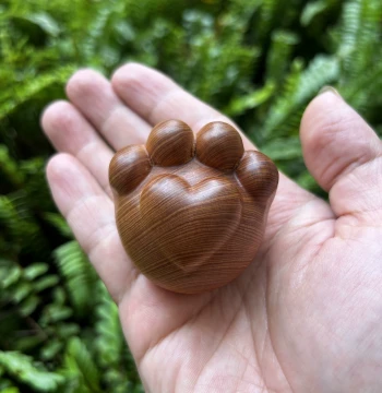 Natural Aged Thuja Arvitoides Solid Wood Carved Cute Cat Melon Wenwan Hand-Held Piece Creative Stress-Relief Healing Small Ornament
