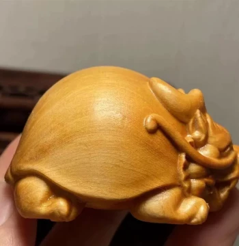 Thuja Sutchuenensis Wood Carved Dragon Turtle, Wooden Cultural Play Carved Small Tea Pet Animal Symbolizing Great Wealth