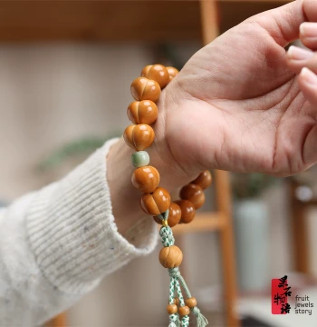 Premium Smooth Monkey Head Peach Bracelet for Women, Hand-Rubbed Walnut, Precision Crafted 16mm Large Size Complete Wenwan Chinese Style Bracelet