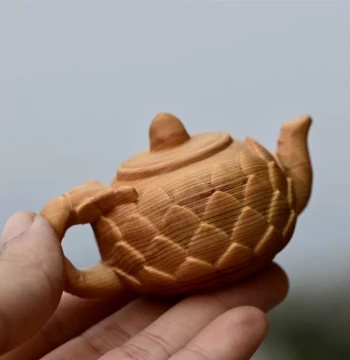 Thuja Wood Carved Plum Teapot, Pumpkin Lotus Handle Pot, Home Craft, Male Wenwan Tea Pet