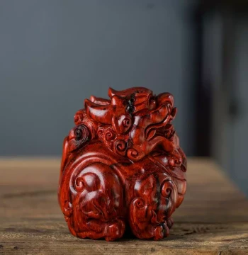 Red Sandalwood Tianlu Pixiu Handheld Piece Auspicious Beast Collectible Handheld Piece Wood Carved Ornament Craft Decorative Retro