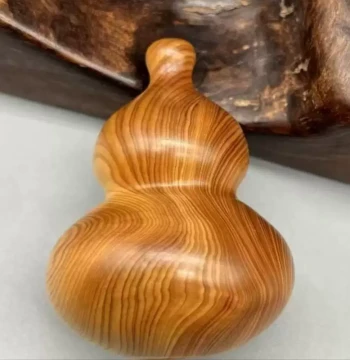 Authentic Taihang Aged Thuja Pure Natural Pure Hand-Carved Raw Wood Gourd Wenwan Polished Hand Piece Gift