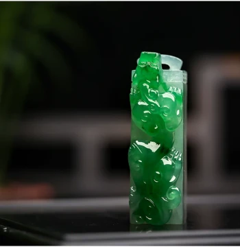 Yangzi Jewelry Dragon Holding Treasure Canopy, Old Pit Ice Species Ice Yang Green Jade Chi-Dragon Wenwan Seal Pendant F