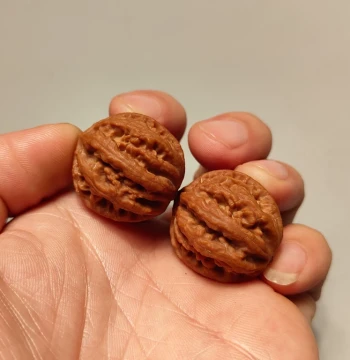 Natural Wild Large-Ridge Mini Collectible Walnuts – Premium T-Rex Mini Lion's Head Variety, Beijing Octagonal Prism Style Handheld Twirling Piece