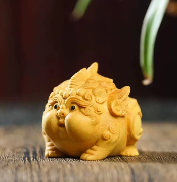 Thuja Burl Pixiu Hand Piece - Solid Wood Carved Collectible for Portable Play, Car, Office Desk Display and Decoration