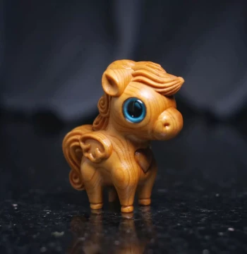 Thuja Wood Carved My Little Pony Flying Horse Wooden Ornament Handheld Piece Wenwan Craft Zodiac Small Gift