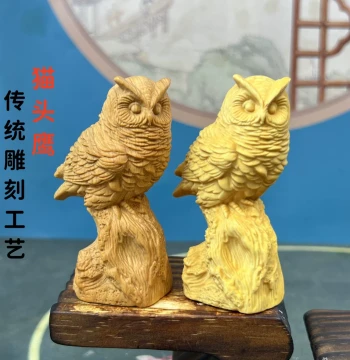 Thuja Sutchuenensis Wood Carved Creative Owl Hand Piece - Collectible Desktop Ornament for Home and Car Decoration Gift