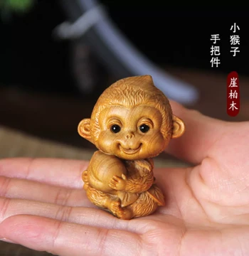 Thuja Wood Zodiac Monkey Handheld Piece, Solid Wood Little Monkey Wood Carving, Portable Animal Mini Ornament, Wenwan Playable Item