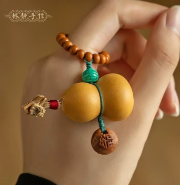 Lin Jing Handmade Natural Gourd and Peach Pit Hand-Rolled Ornament, Creative Cultural Play Small Gourd Handle Piece and Pendant, Premium Gift