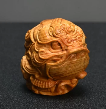 Aged Thuja Wood Carving 'Fish Leaping Over Dragon Gate', Height 5.6cm, Koi Fish Transformation Wenwan Dragon Handheld Piece, Home Decor Craft