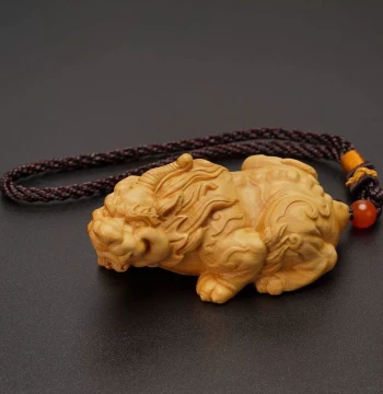 Fast Shipping: Taihang Thuja Wood Carved Ornament, Solid Hand-Carved Craft Gift, Wenwan Hand-Held Piece Featuring Auspicious Pixiu Beast