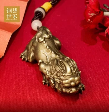Tongzhen Pure Bronze Pixiu Handheld Ornament for Men, Pendant and Hanging Accessory, Portable Play Piece, Cultural Play Bronze Piqiu Ornament