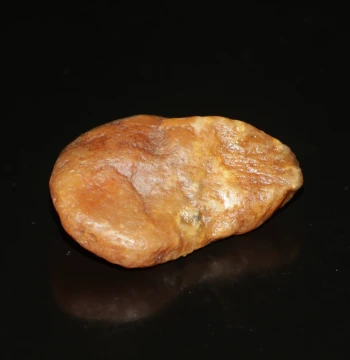 Authentic Chinese Shoushan Stone Tianhuang Raw Stone Warm and Delicate Yellow Translucent Polished Seal Wenwan Collection Carving Material