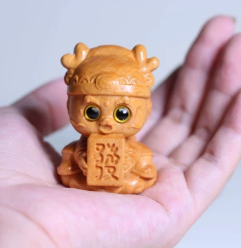 Thuja Wood Carved Hand-Held Piece: God of Wealth and Dragon Baby, Cute Animal Solid Wood Wenwan Ornament