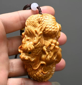 Thuja Coiled Dragon Playing with Pearl Zodiac Dragon Length 6cm Divine Dragon Wenwan Hand Piece Auspicious Creative Portable Decorative Craft