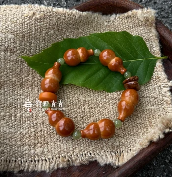 Youye Qingqing 'Fu Lu Lu' Original Chinese Design Olive Pit Small Gourd Carved Beeswax Collectible Bracelet