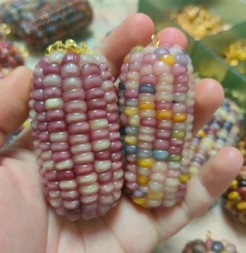 Natural Colorful Gemstone Blood Vein Corn Hand Piece Wenwan Corn Ornament Small Pendant Disc Bead Patina Jade-like Gift