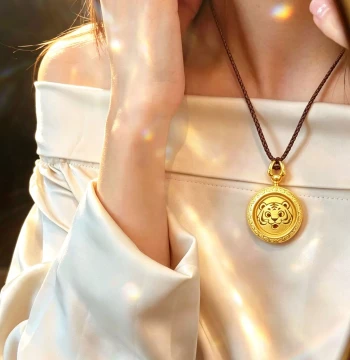 Lingfeng Gold Coin Gau Box, Zodiac Gold Coin Thangka Pendant Empty Setting, Commemorative Coin Empty Case, Coin Protection Shell Necklace for Women