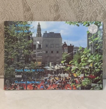 SF Express Free Shipping Netherlands Card Pack Desktop Ornament 1988 7-Piece Set with One Commemorative Medal