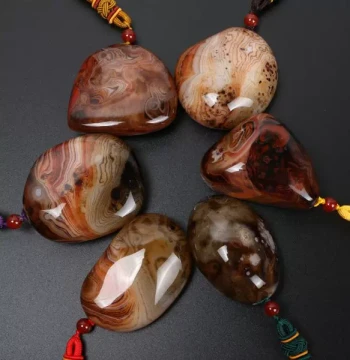 Natural Banded Agate Striped Raw Stone Hand Piece, Collectible Plaything, Yuhua Stone, Pebble, Jade Ornament, Oval Shape